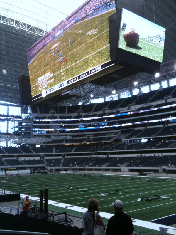 How big is the Dallas Cowboys' massive screen in AT&T Stadium? 